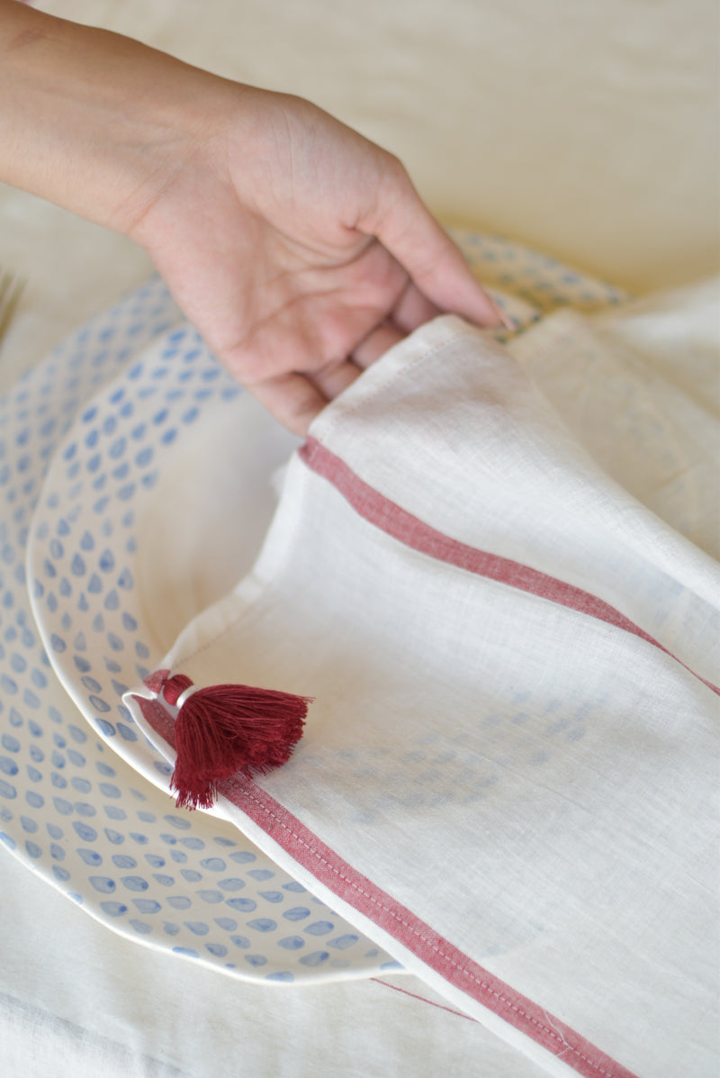 MARGIN NAPKIN RED