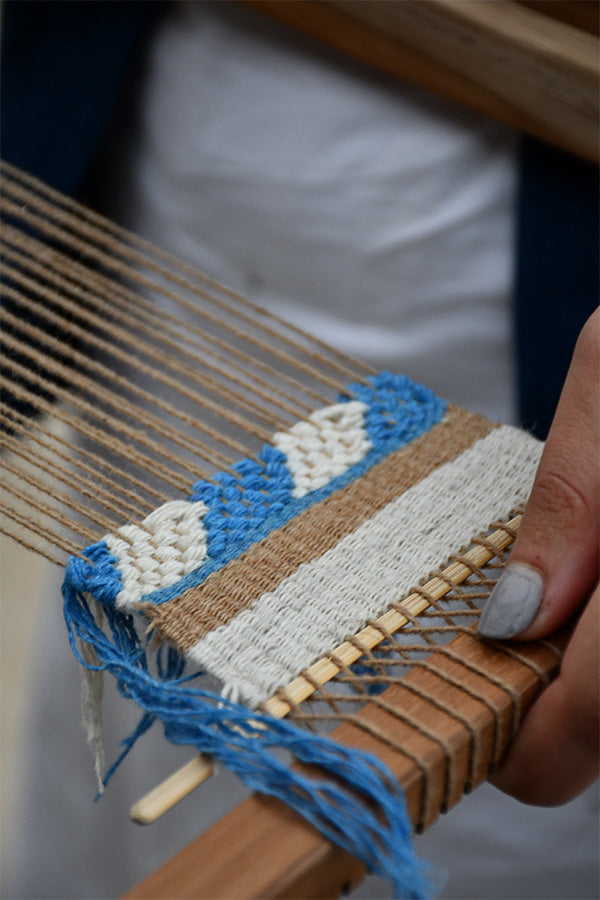 Online Workshop - Weaving on the frame loom ( Price inclusive of the Handweaving DIY Craft Box)