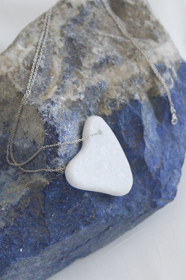 PEBBLES PENDANT