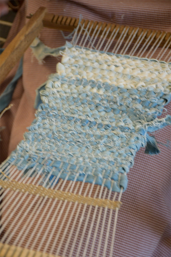 Online Workshop - Weaving on the frame loom ( Price inclusive of the Handweaving DIY Craft Box)