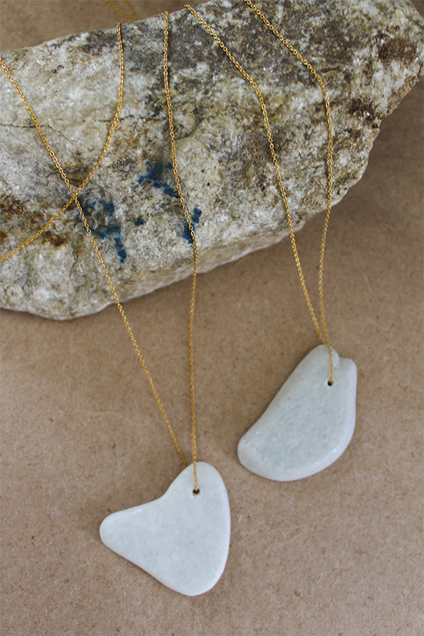 PEBBLES PENDANT